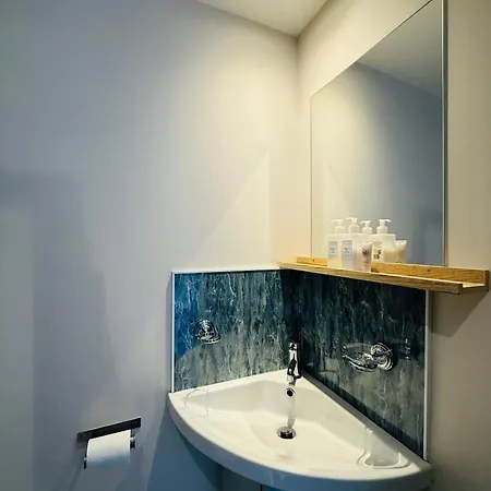 The Vale Hotel Cricklade Room photo