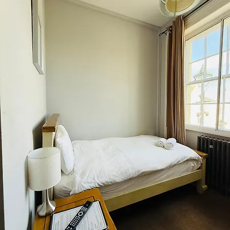The Vale Hotel Cricklade Room photo