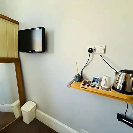 The Vale Hotel Cricklade Room photo