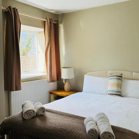 The Vale Hotel Cricklade Room photo