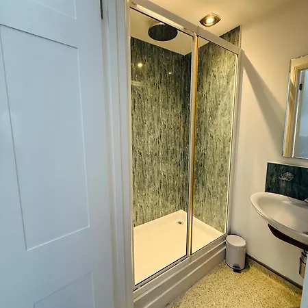 The Vale Hotel Cricklade Room photo