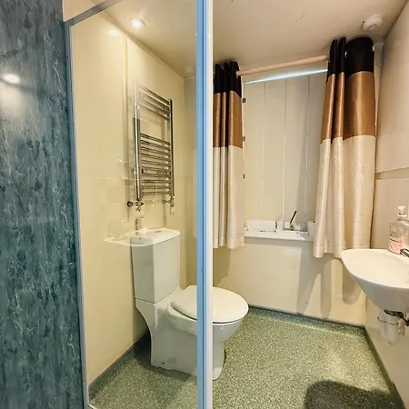 The Vale Hotel Cricklade Room photo