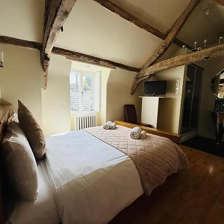 The Vale Hotel Cricklade Room photo