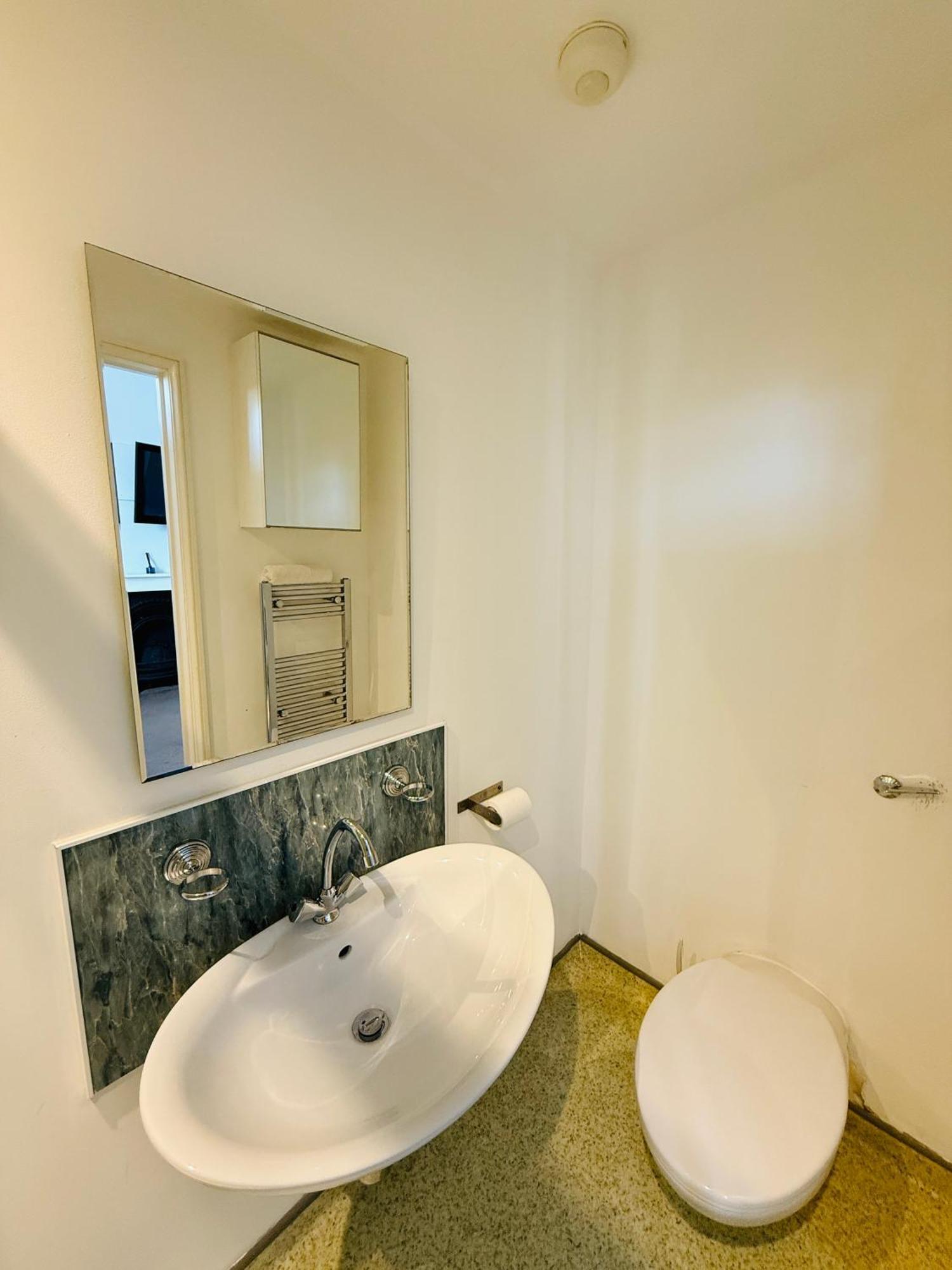 Hotel The Vale 5*
